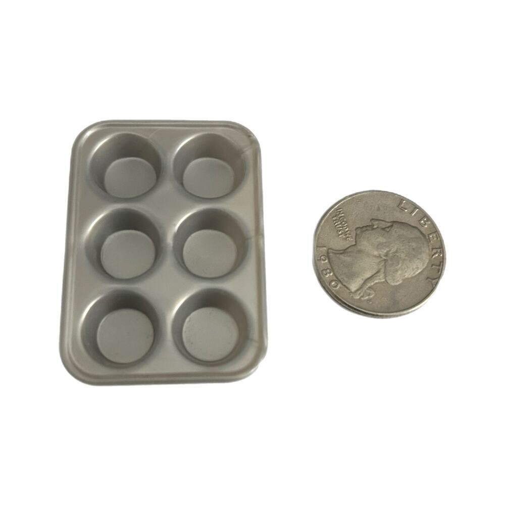 MGA Miniverse Make It Mini Cupcake Holder Used